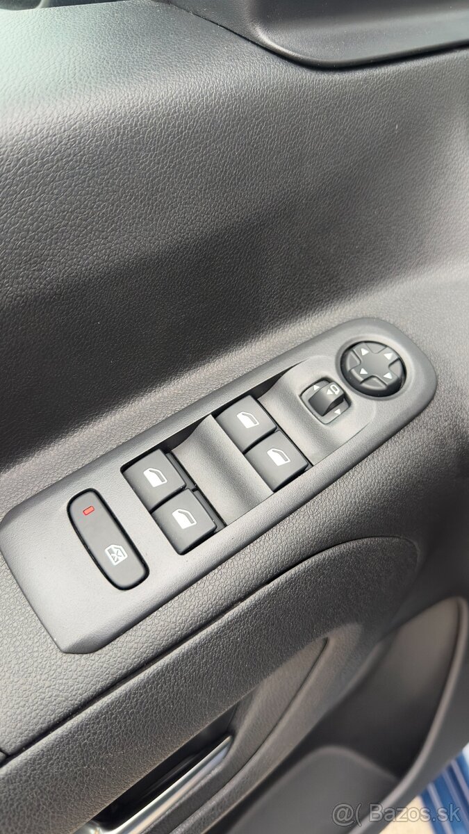 Opel Combo Life 1,2 benzín AUTOMAT (odpočet DPH) - 11