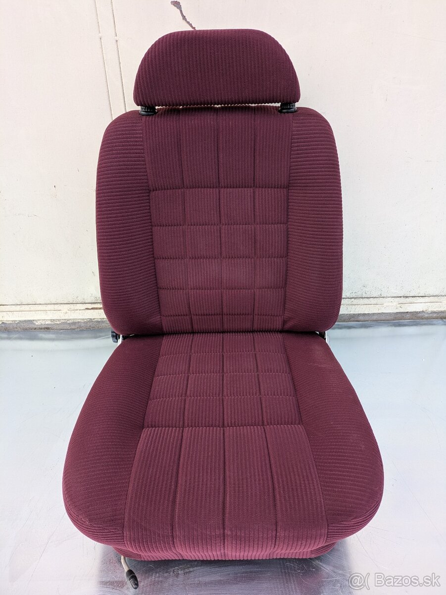 Predné sedačky Tatra 613 - 11