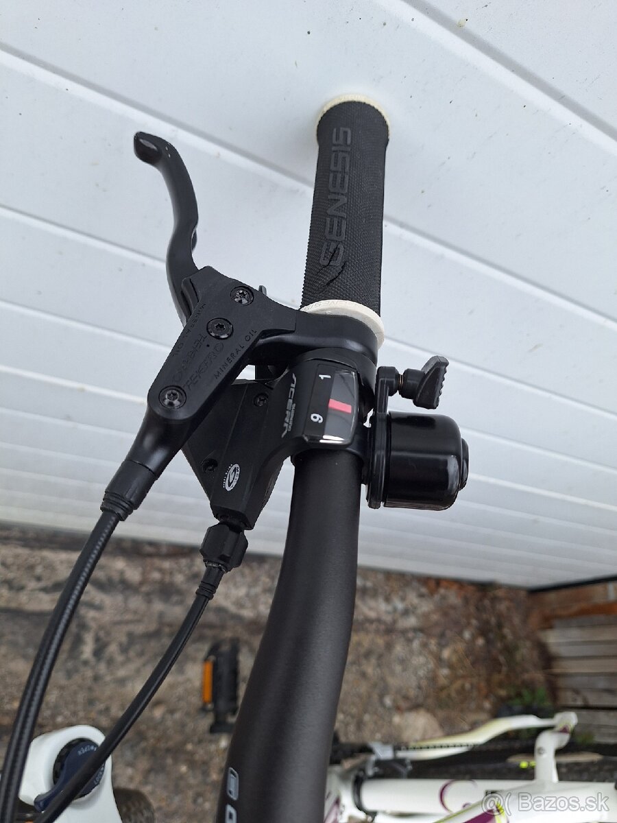 Horský bicykel Genesis Helena, 26", v dobrom stave - 11