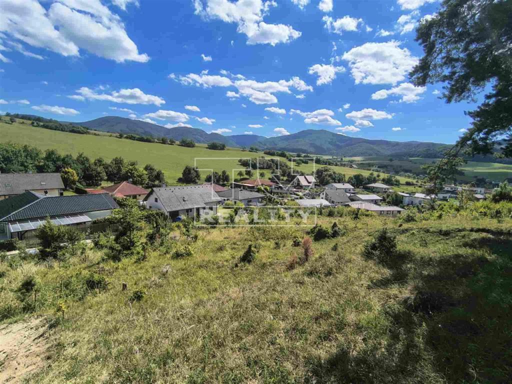 STAVEBNÝ pozemok na predaj v obci Pružina - 11