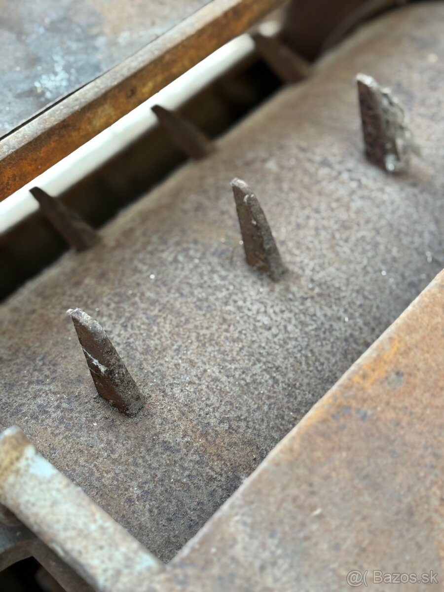Predam starožitnu mlaťačku obilia - 11