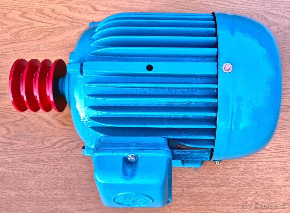 Predám 3 fázovy elektromotor MEZ Mohelnice 2,2kW - 11