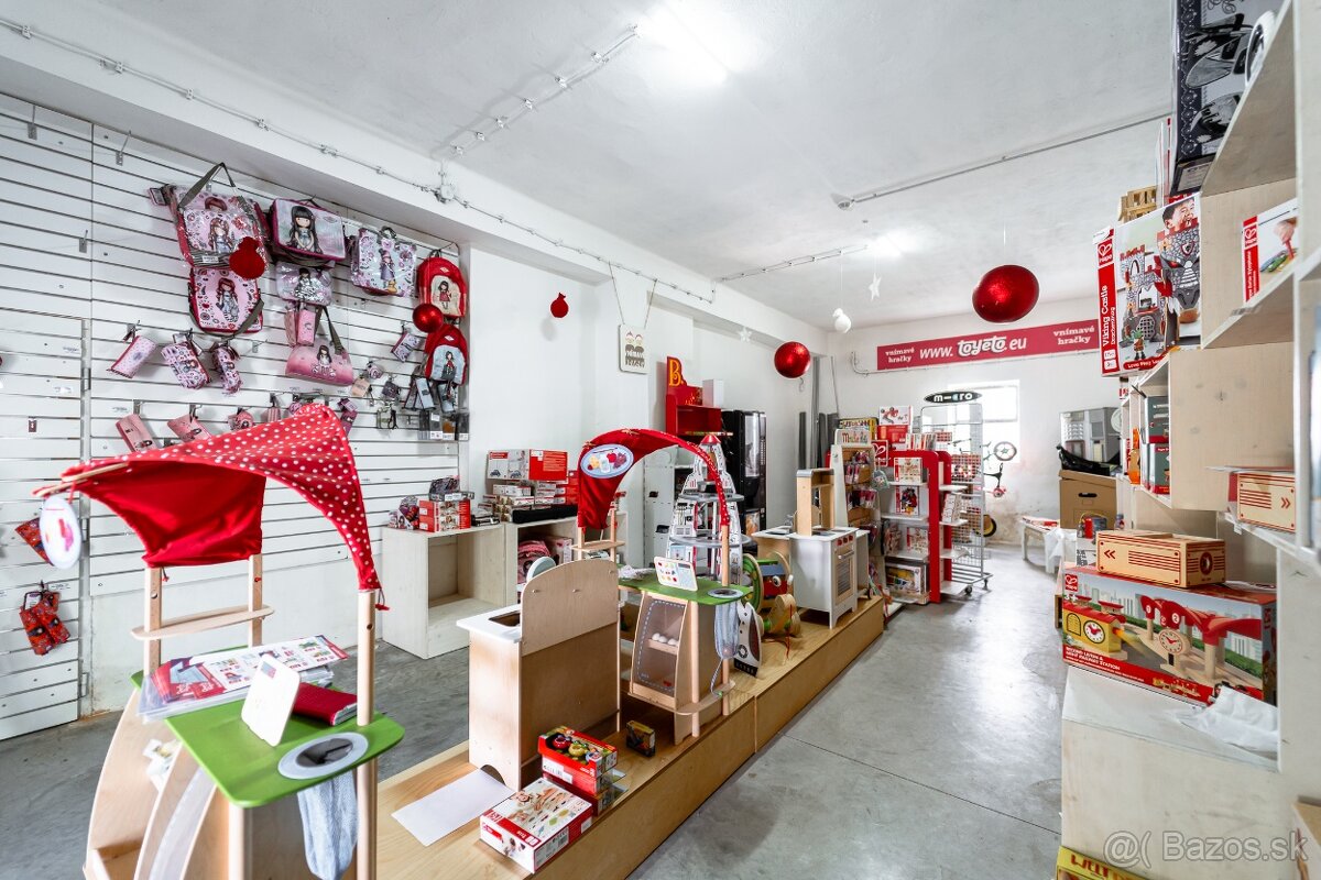 Ponúkame na predaj budovu / skladový priestor v Strážskom - 11