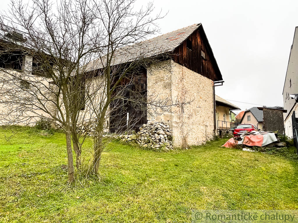 Rodinný dom / chalupa s veľkou záhradou v tichej obci Horn - 11