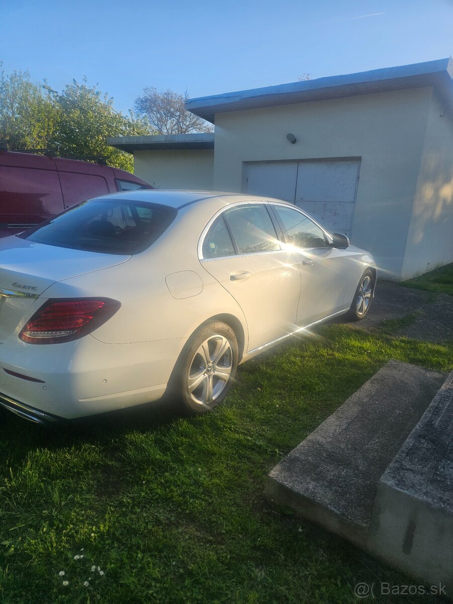 Mercedes - Benz E 220 cdi 4 matic - 11