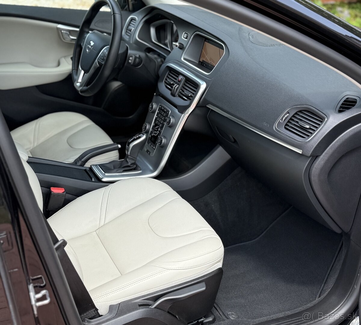 VOLVO V40 2.0 D3 Automat INSCRIPTION - 11