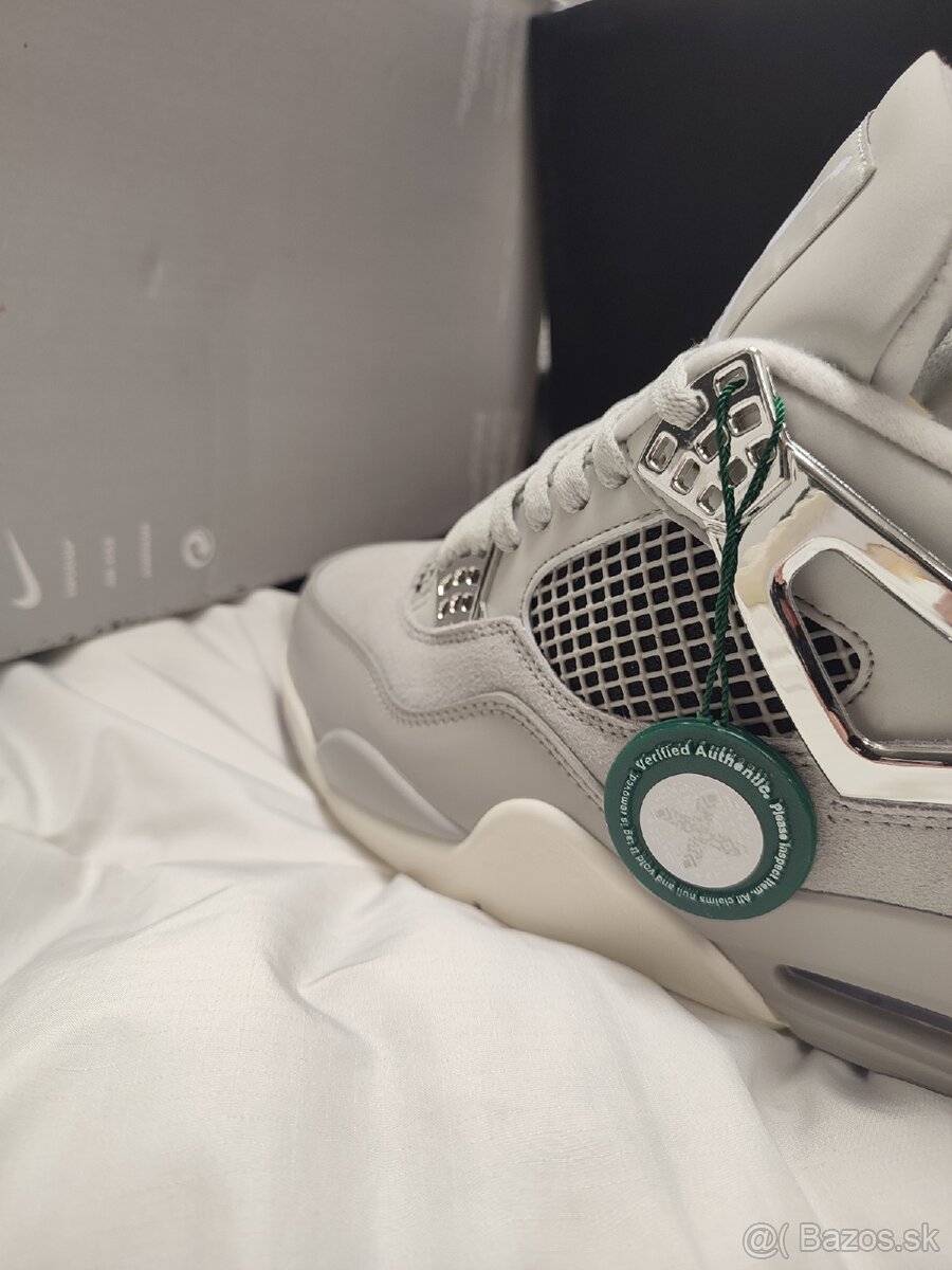 Air Jordan 4 Retro Frozen Moments - 11