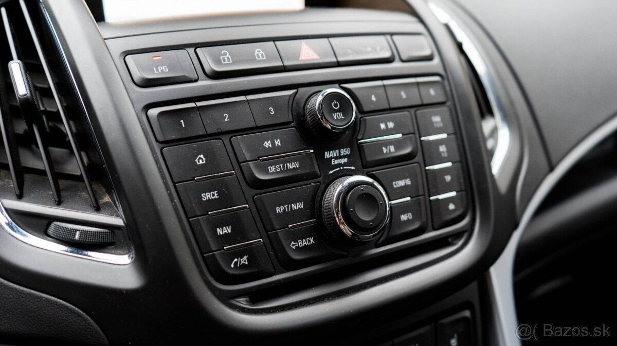 Opel Zafira Tourer 1.4 Benzín + LPG - 11