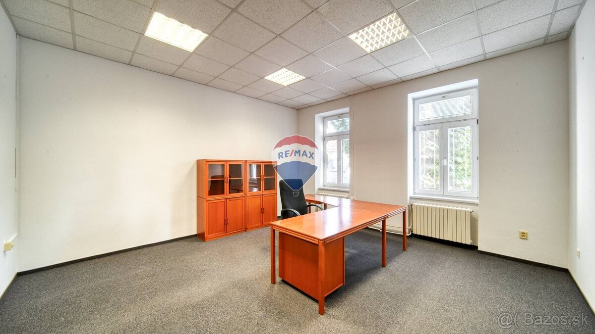 Administratívne priestory na prenájom v reprezentatívnej bud - 11