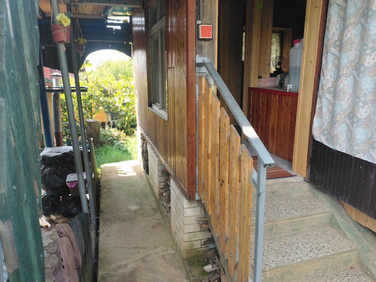 Záhrada s chatou Prievidza - 11
