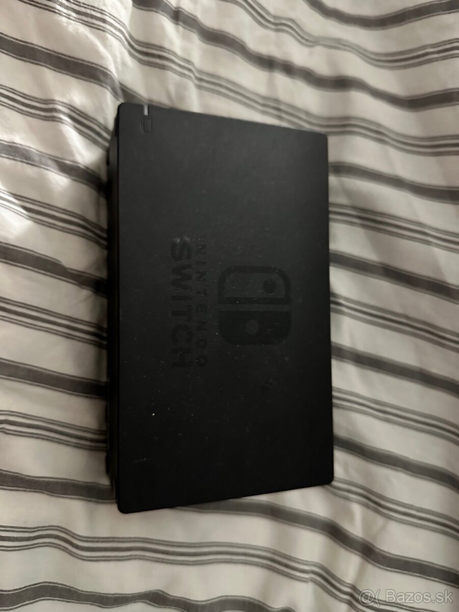 Nintendo Switch (2017) - 11