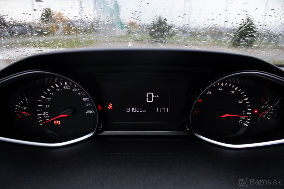 Peugeot 308 1.2 e-THP 130k Allure - 11