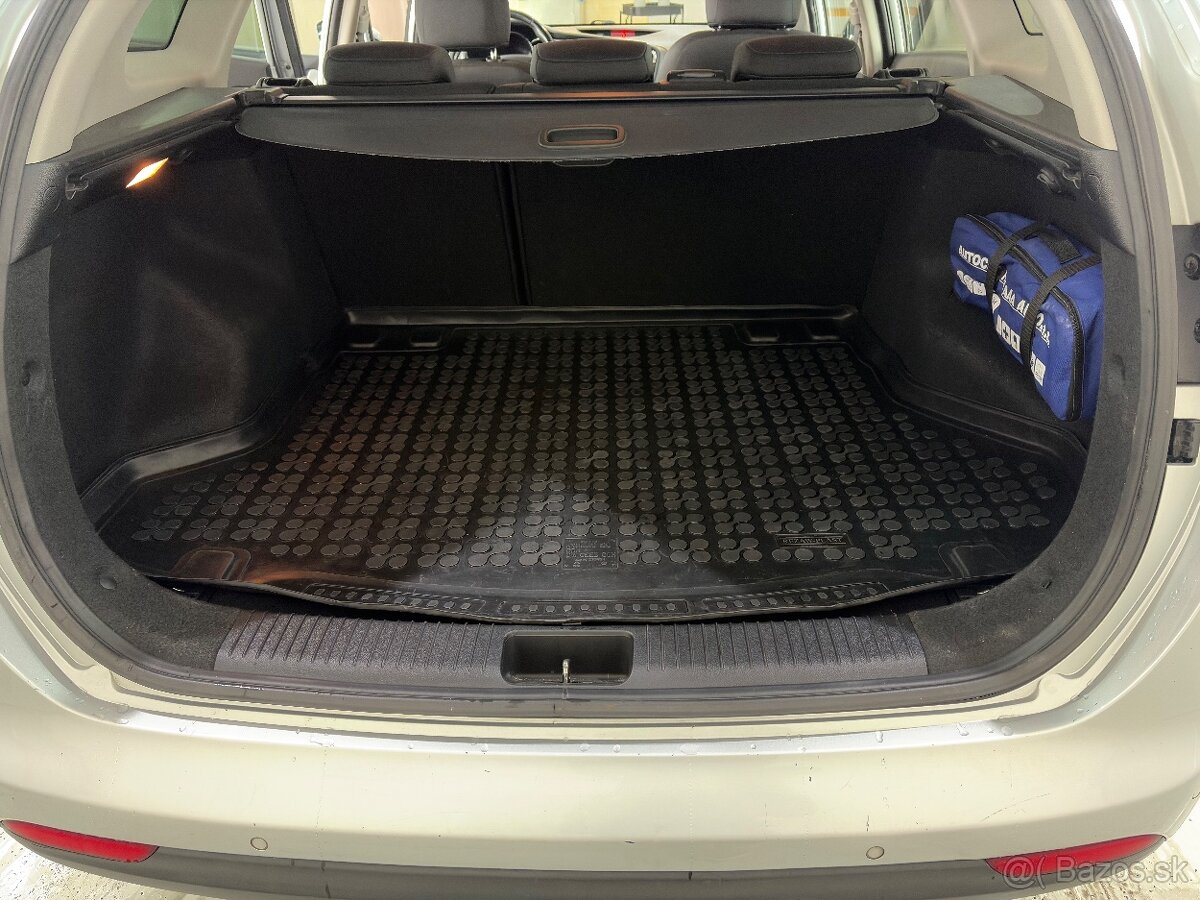 KIA Ceed 2015 SW 100kw 1.6 CRDI Automat - 11