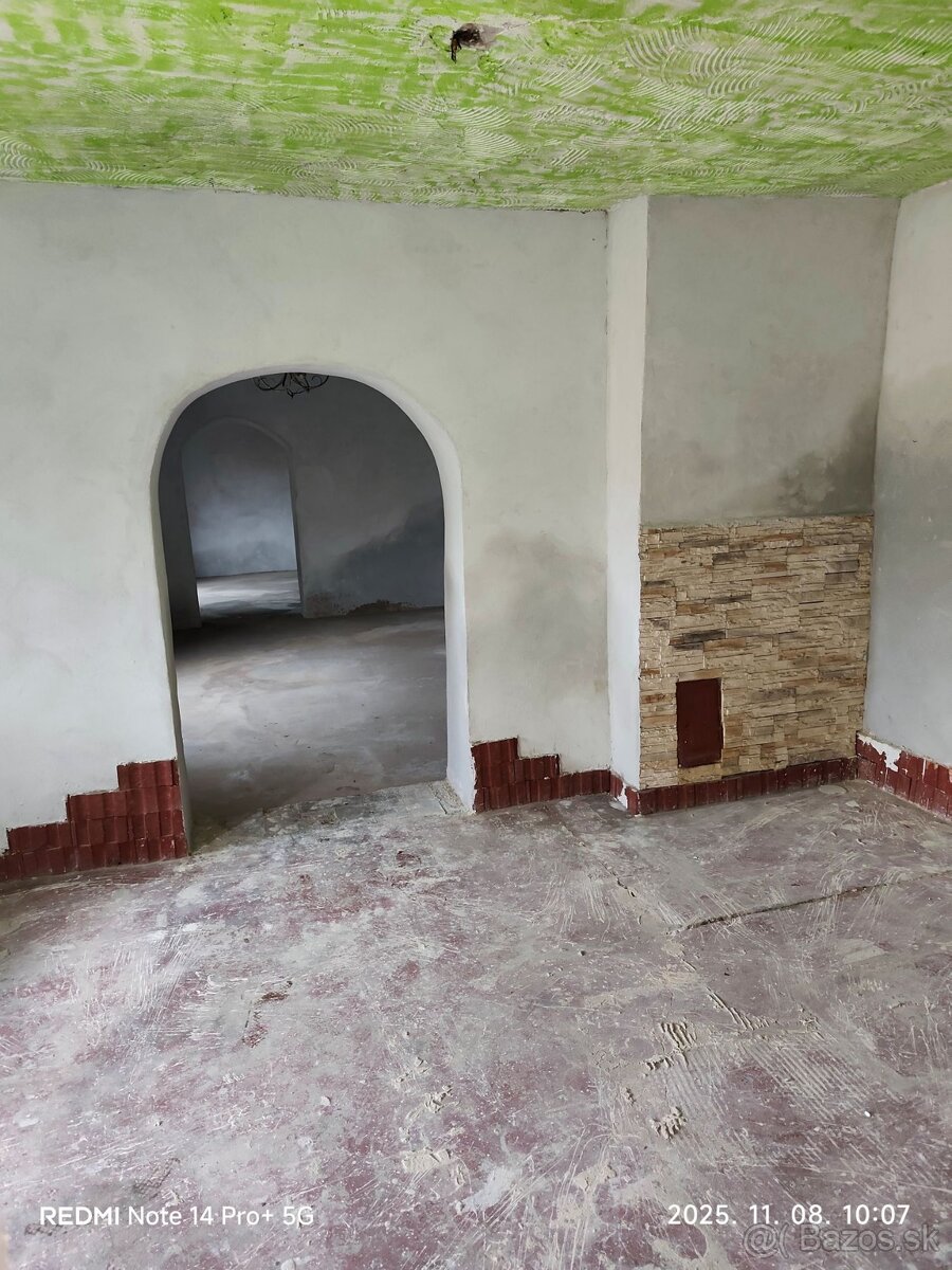 Na predaj rodinný dom so začatou rekonštrukciou v Bátorových - 11