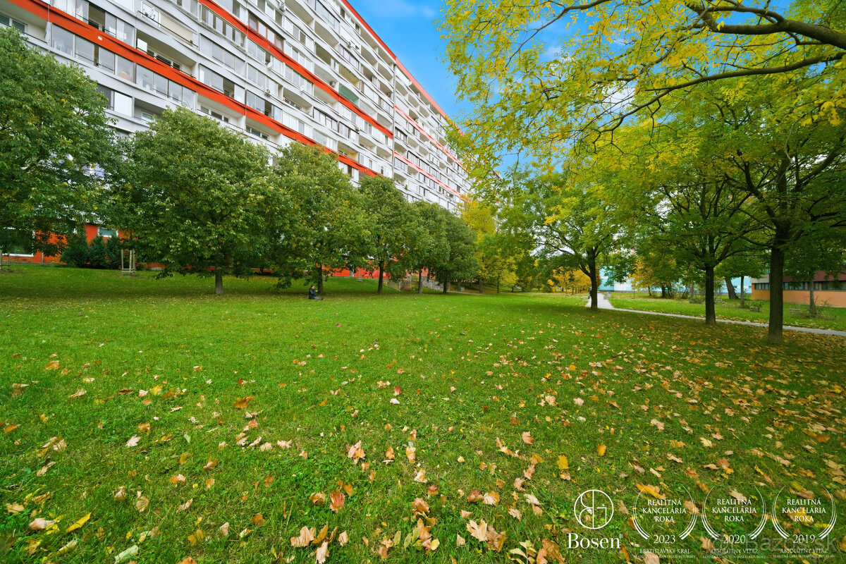 BOSEN | 2- izbový byt so zasklenou lodžiou a výhľadom na jaz - 11