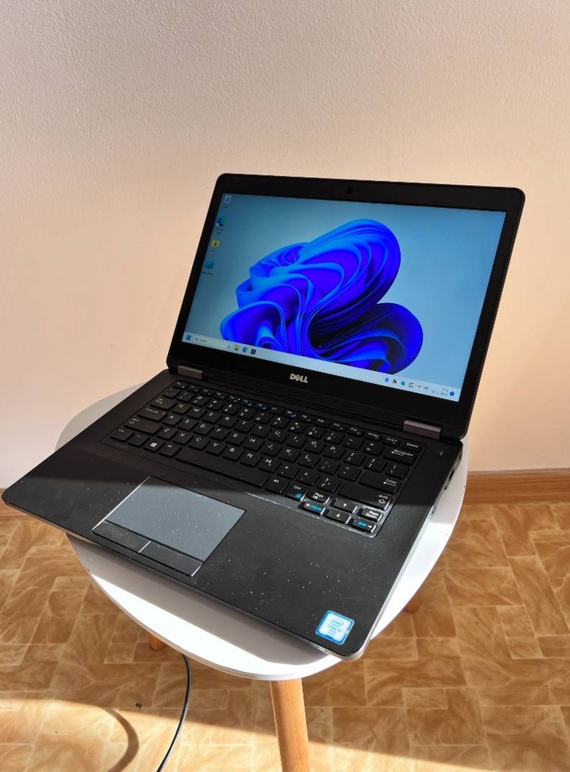 Notebook 14" DELL.Intel i5-6300U 2x2,40GHz.8gb ram.120g SSD - 11