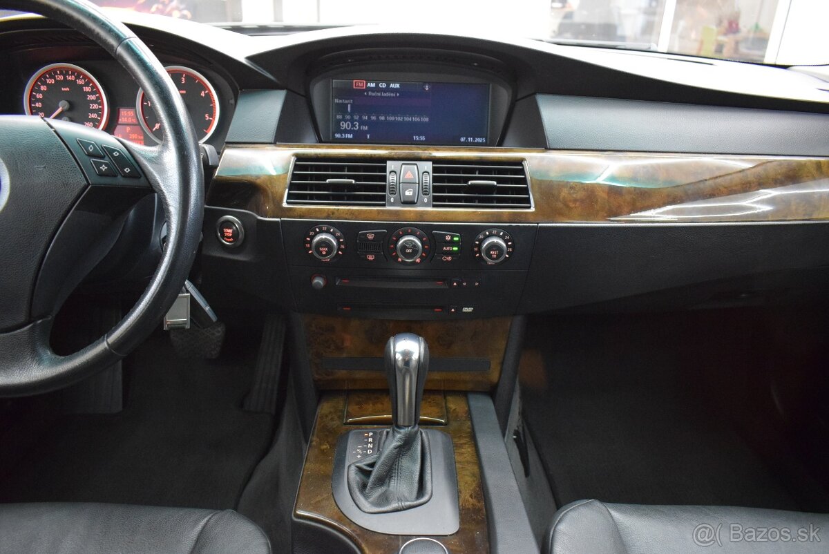 BMW Řada 5 3,0 530XD 170 kW, xen,navi,servis, - 11
