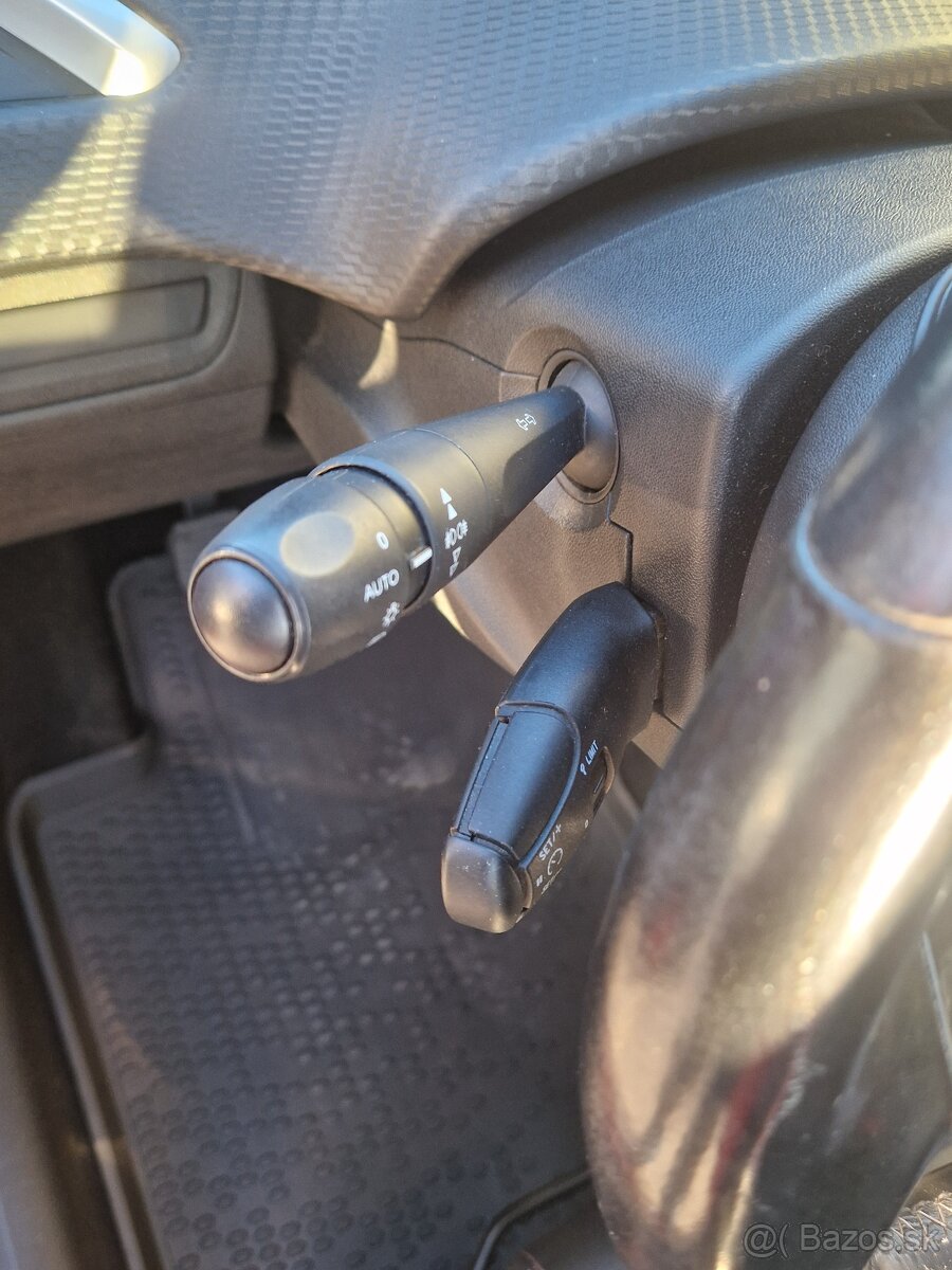 Peugeot 2008 Allure - 11