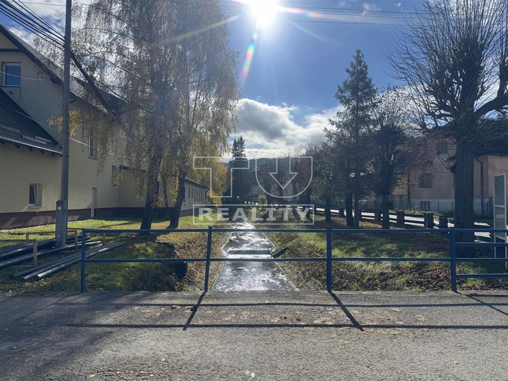 Dom s krásnym pozemkom 1550m2 len 7m od Trstenej a Tvrdošína - 11