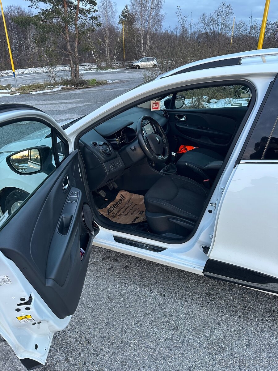 Renault Clio Grandtour Energy TCe 90 E6c Limited - 11