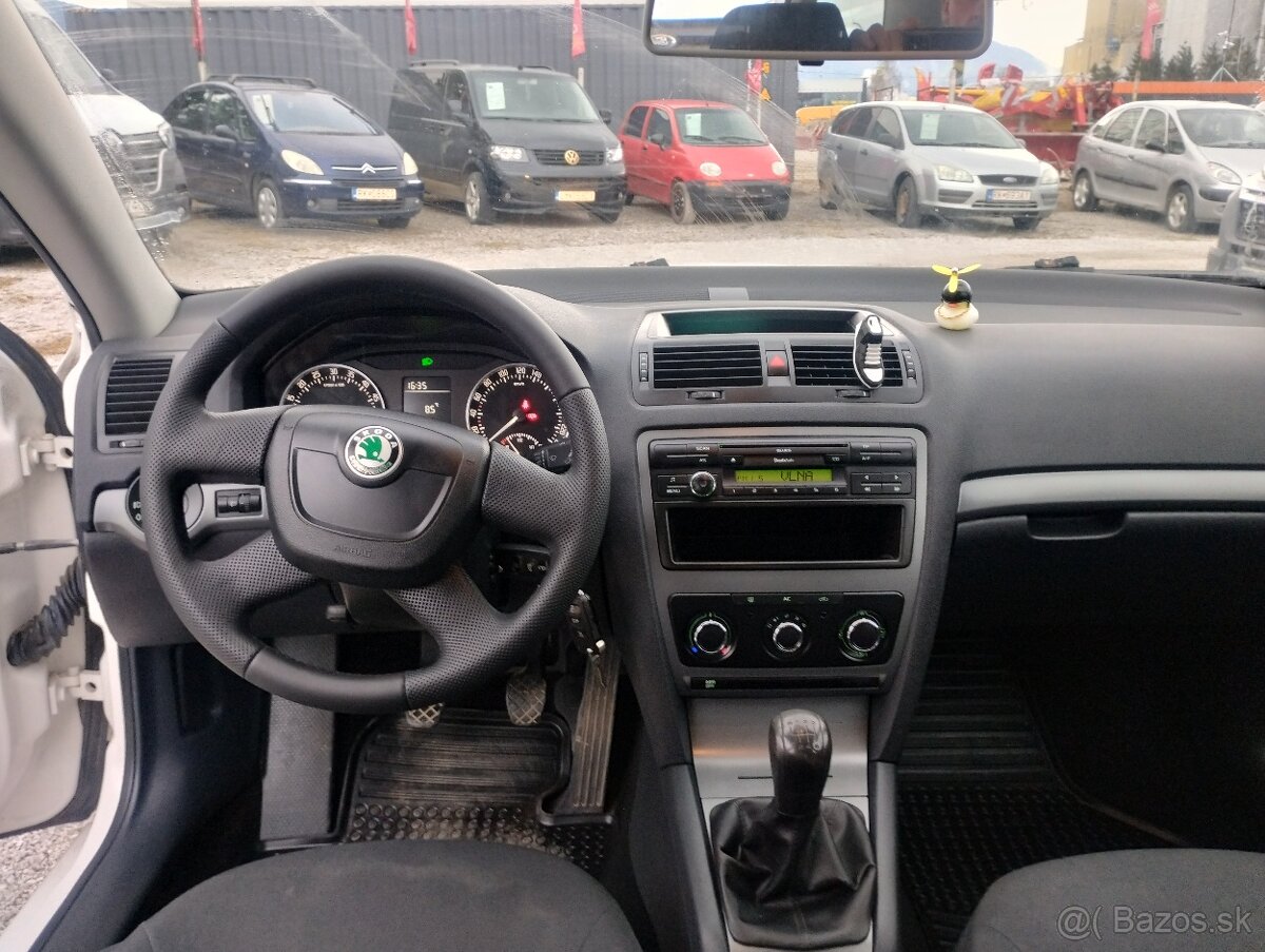 Škoda Octavia Combi 1.6 TDI CR DPF - 11
