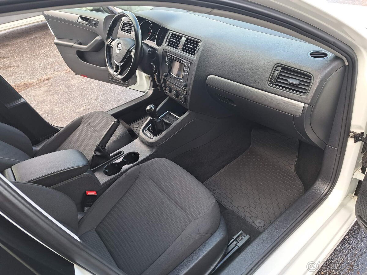 Volkswagen Jetta 1.2 TSI Comfortline - 11