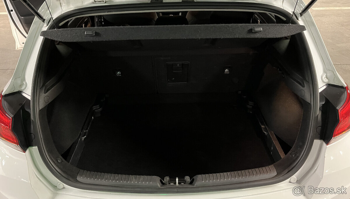 Hyundai i30 1.5 DPi 1.majiteľ - 11