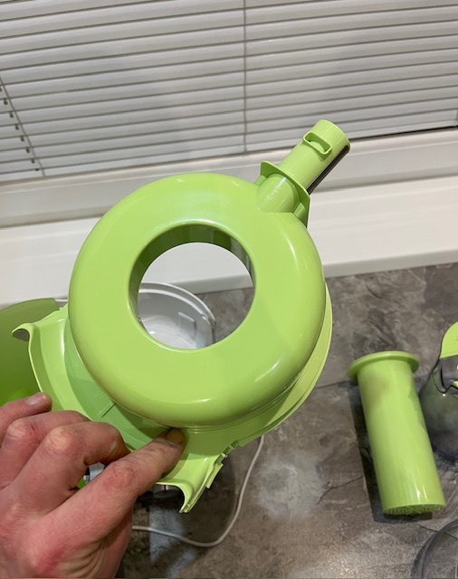 Odšťavovač Bosch MES25G0 700w - 11