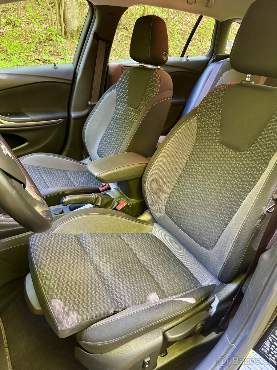 Opel astra sports tourer - 11