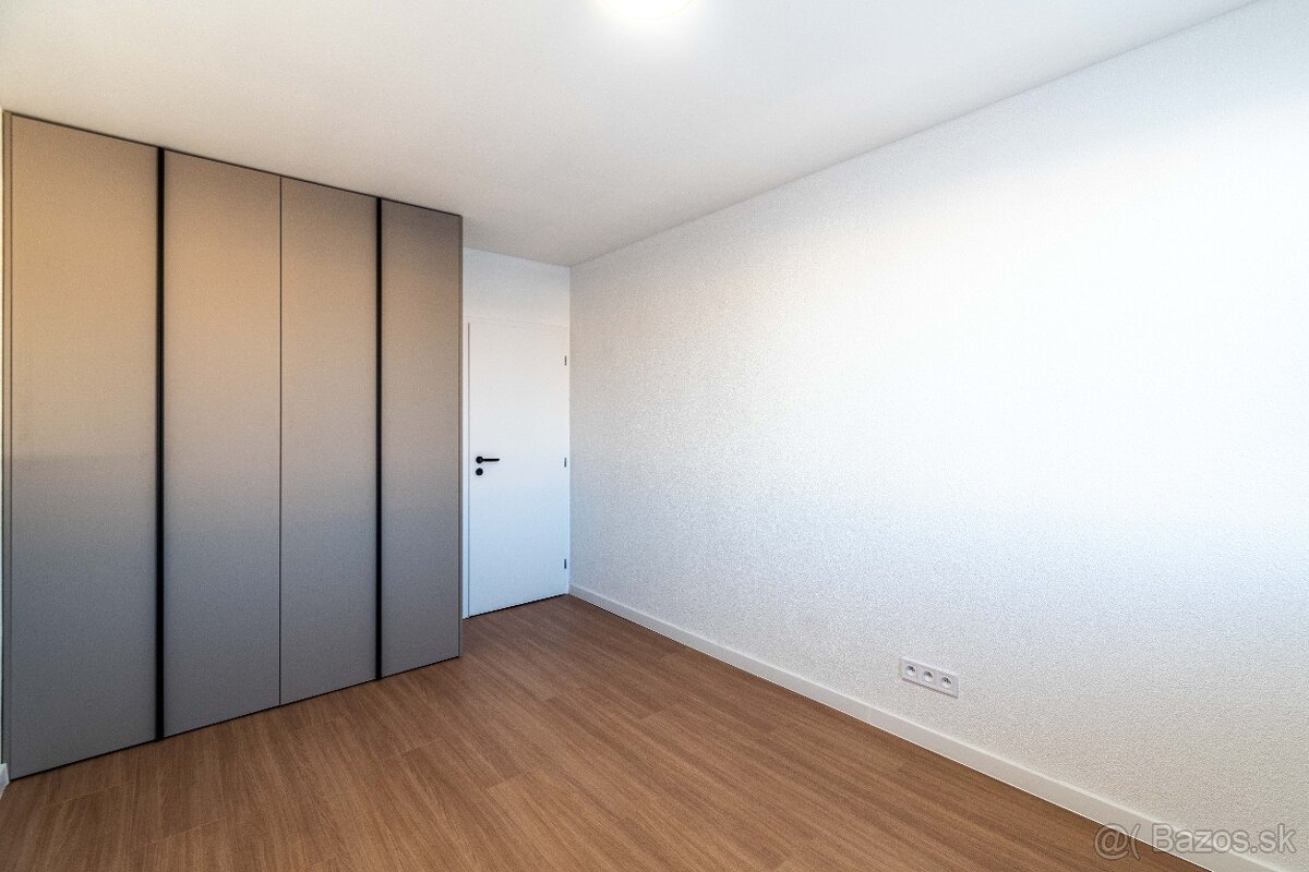 Dizajnový 3 izbový byt po kompletnej rekonštrukcii, loggia - 11