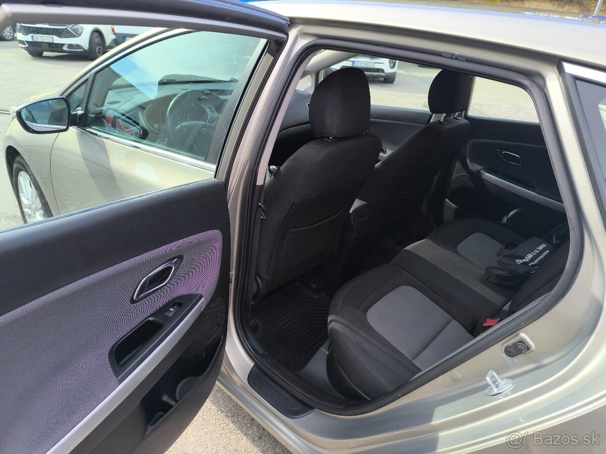 Kia Ceed 1.4 CVVT 73,6 kW /100 PS M6 GOLD - 11