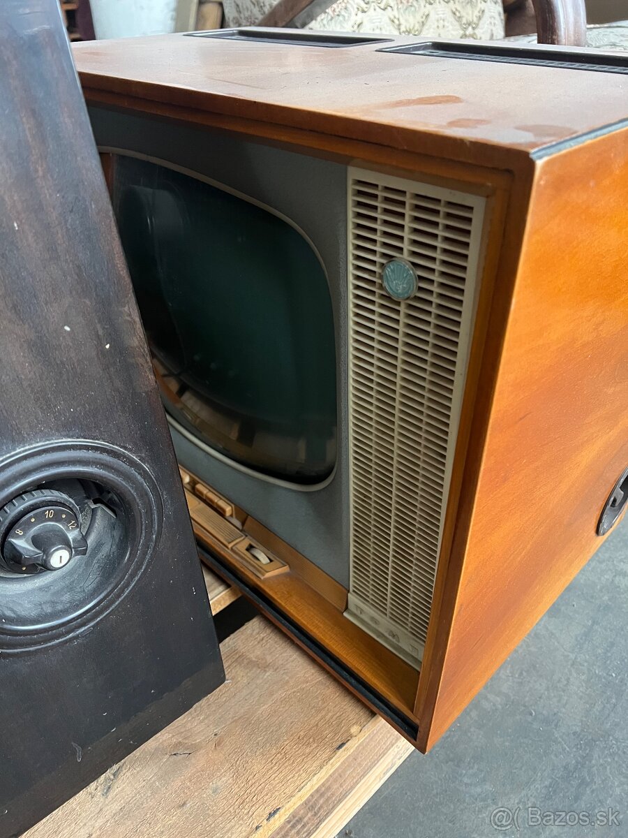 Starožitný nábytok - 11