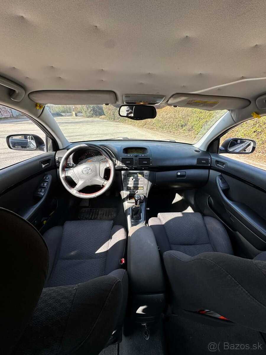 2004 Toyota avensis - 11