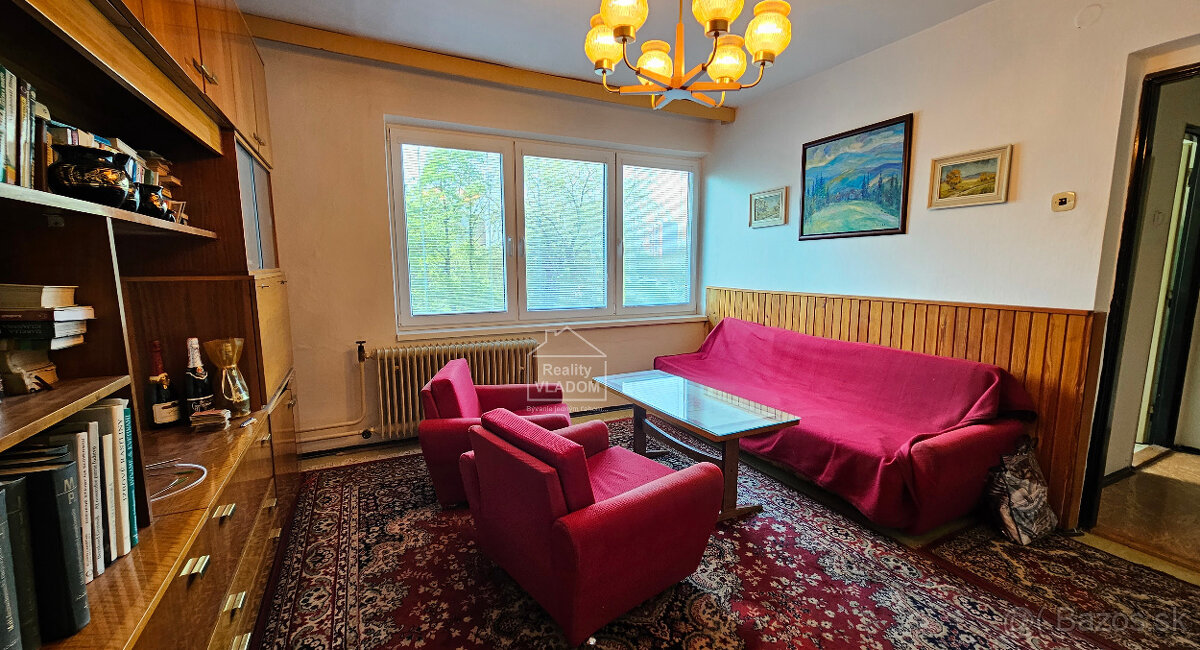 Veľký rodinný dom s veľkým pozemkom na ul. M. Uhra. - 11