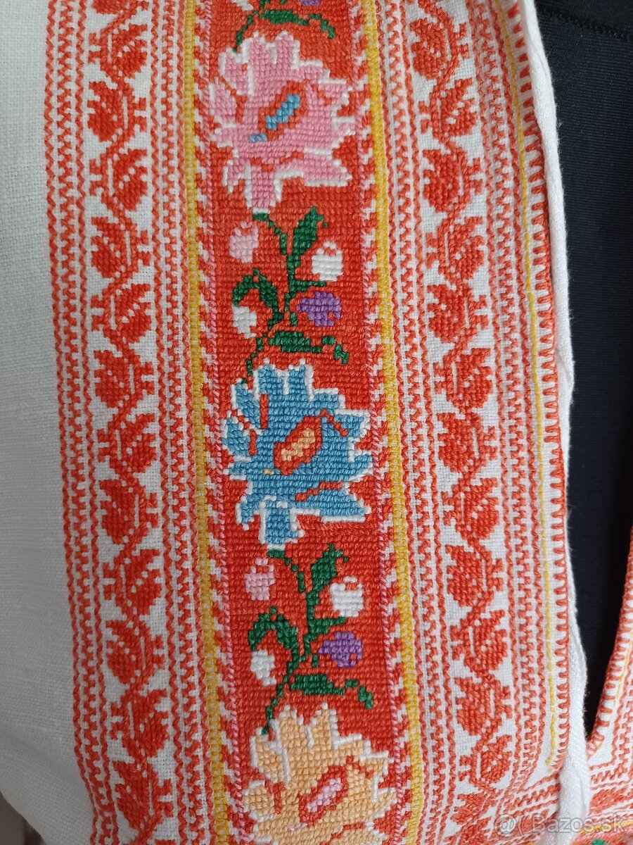 Pohorelá - folklórne košele - 11