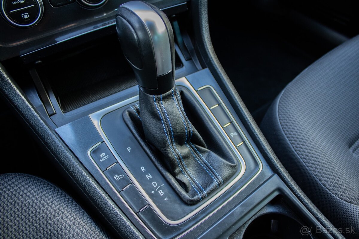 Volkswagen Golf e - 11