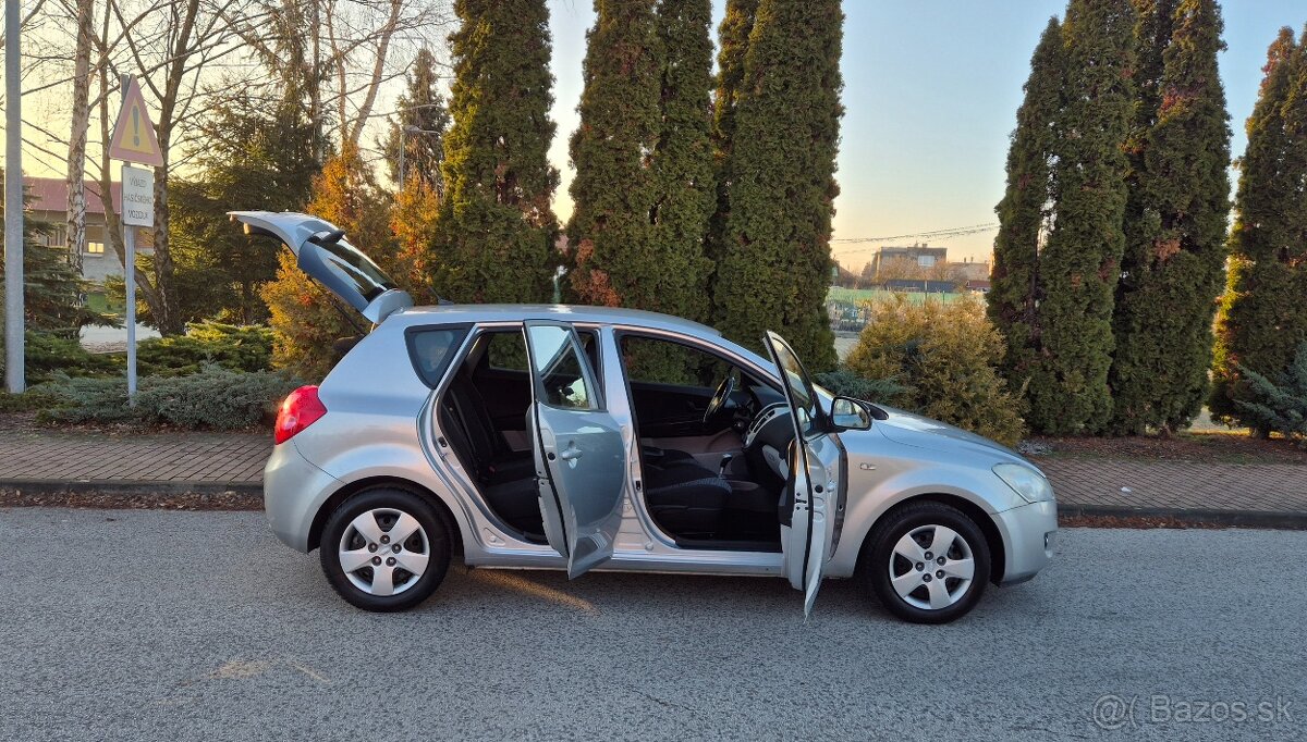 Kia Ceed benzín Automat - 11