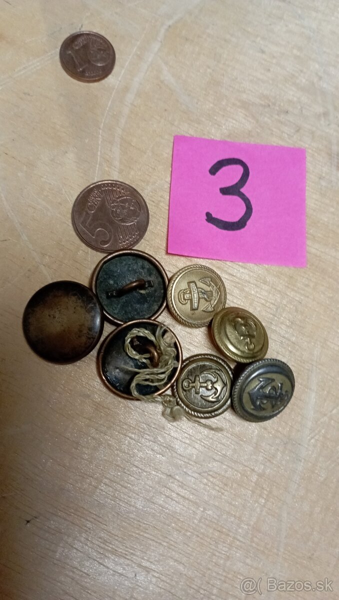 Vojenské gombíky staré... - 11