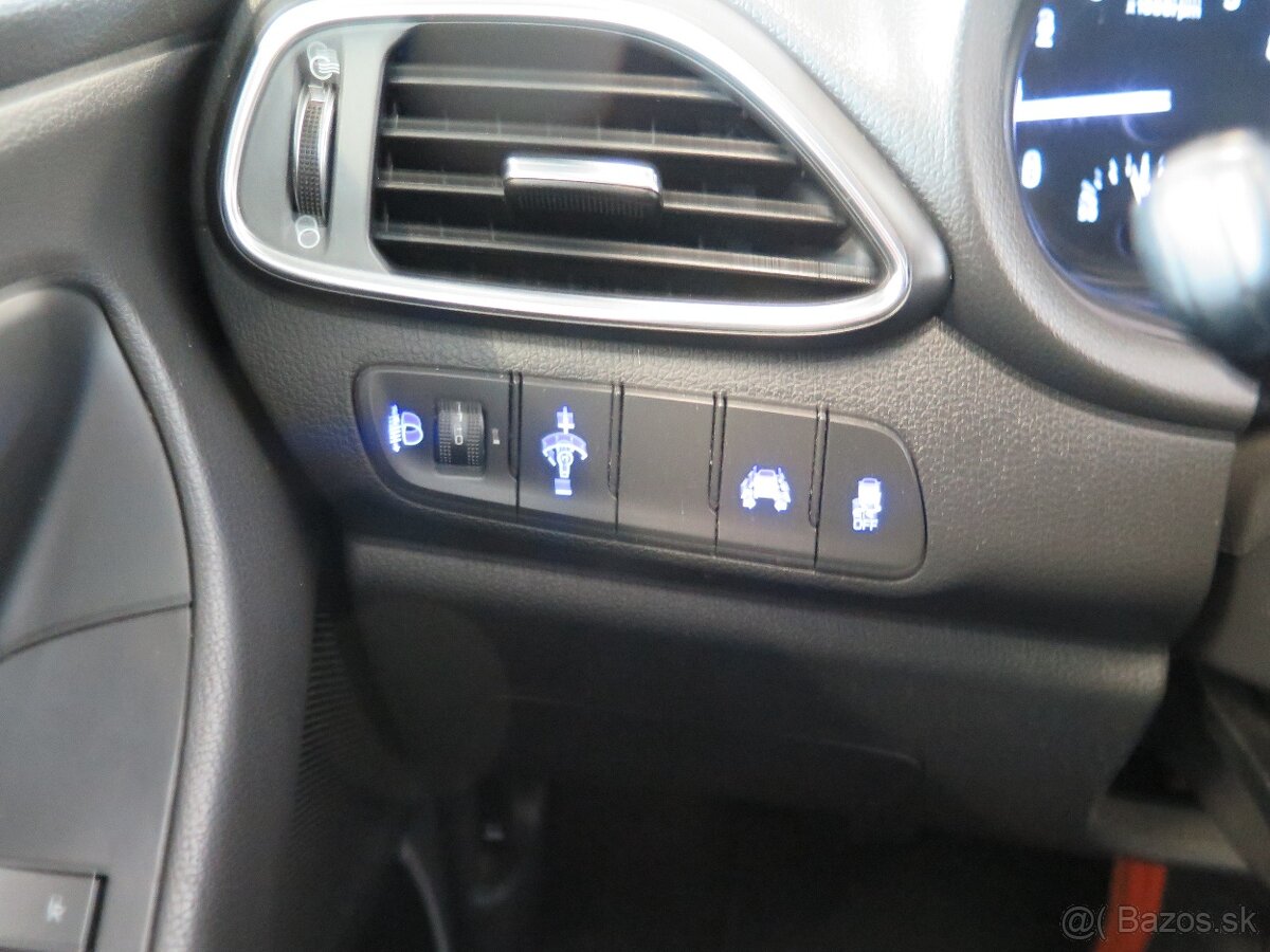 Hyundai i30 1.4CVVT,klima,servis,asistenti - 11