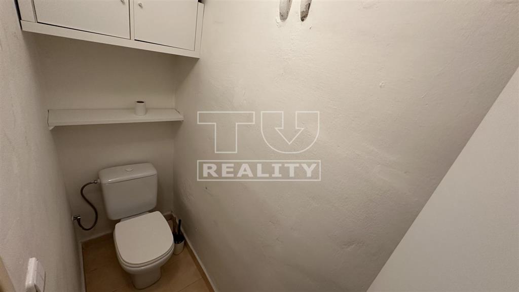 Zrekonštruovaný a zariadený 1-izbový byt v centre Martina - 11