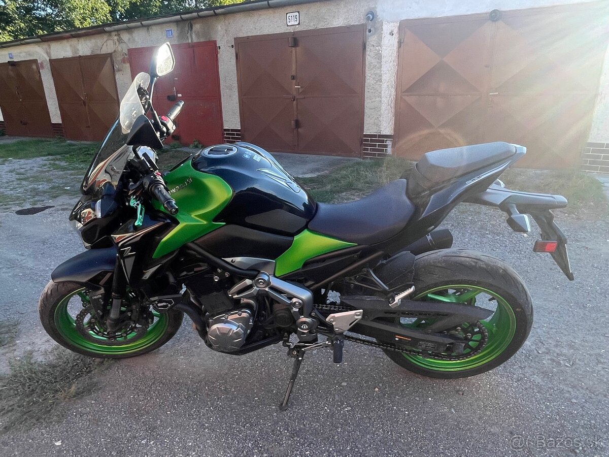 Kawasaki Z900 - 11