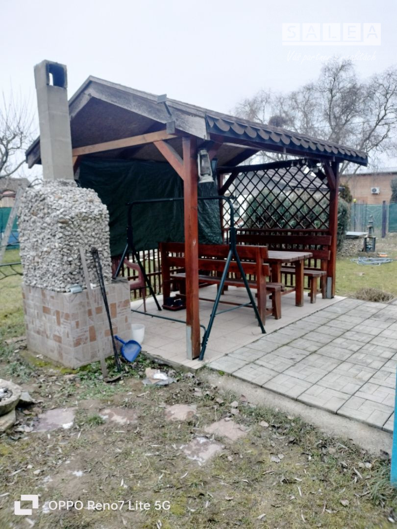 Neváhajte a kúpte si krásnu chatu s murovaným bazénom v Kráľ - 11