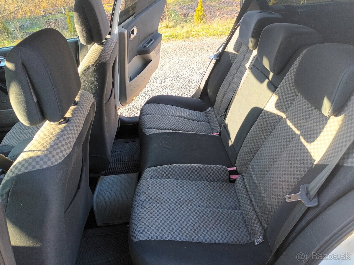 Renault Megane grandtour 2 1.5 Dci - 11