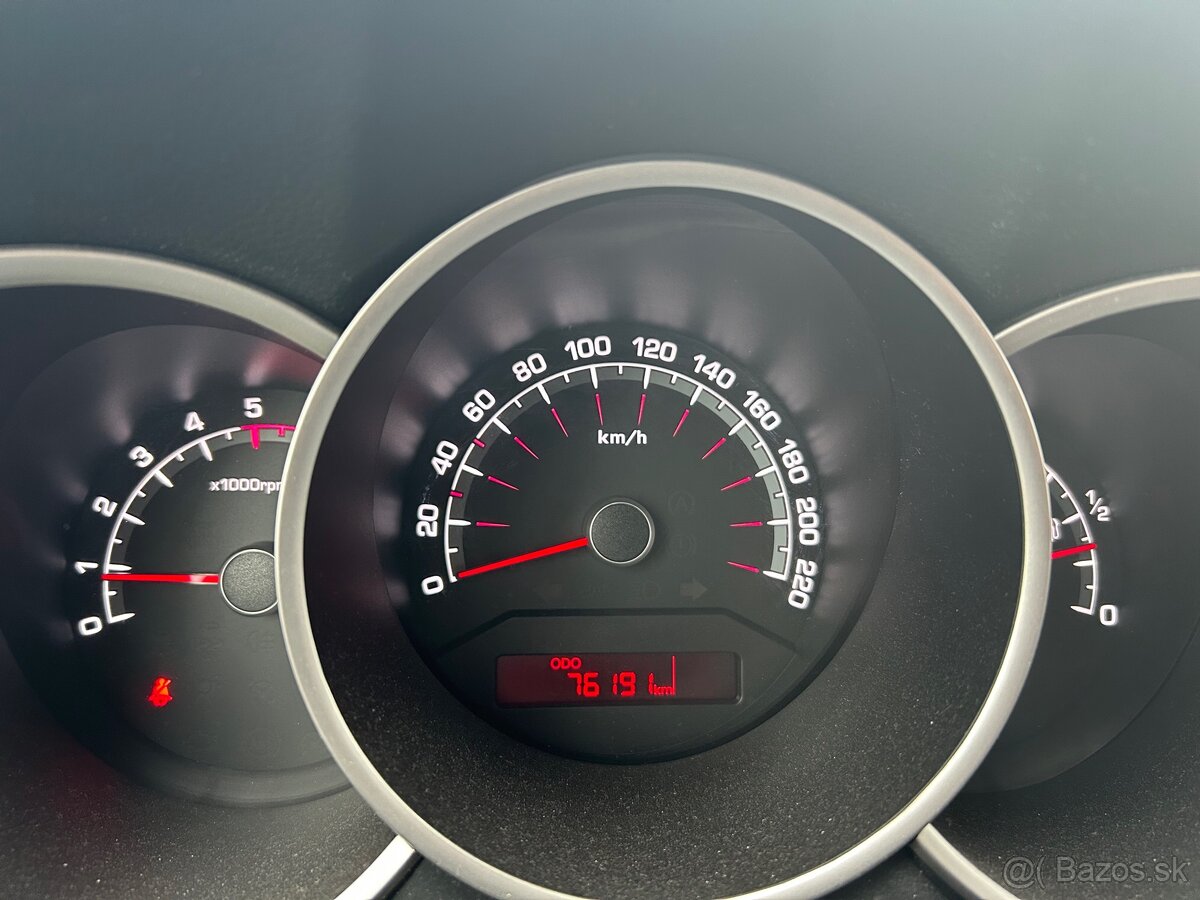 Kia Venga, 1.4crdi, Gold, 1.majitel, kúpené na Slovensku - 11