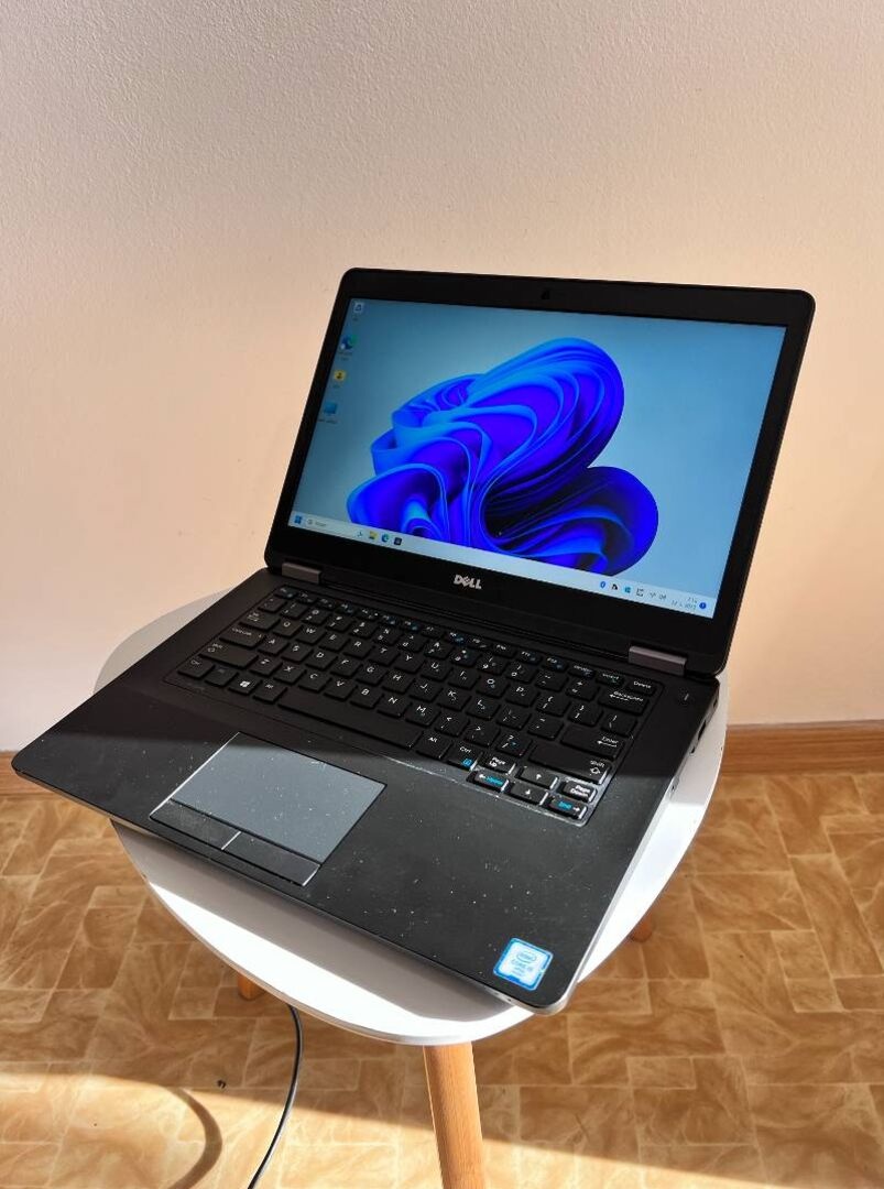 Notebook 14" DELL.Intel i5-6300U 2x2,40GHz.8gb ram.120g SSD - 11