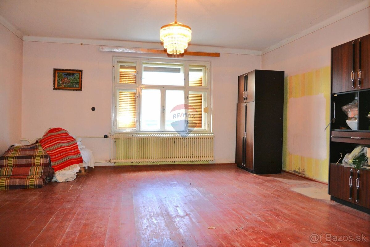 Utešený dom na predaj s veľkou záhradou v dedinke České Brez - 11