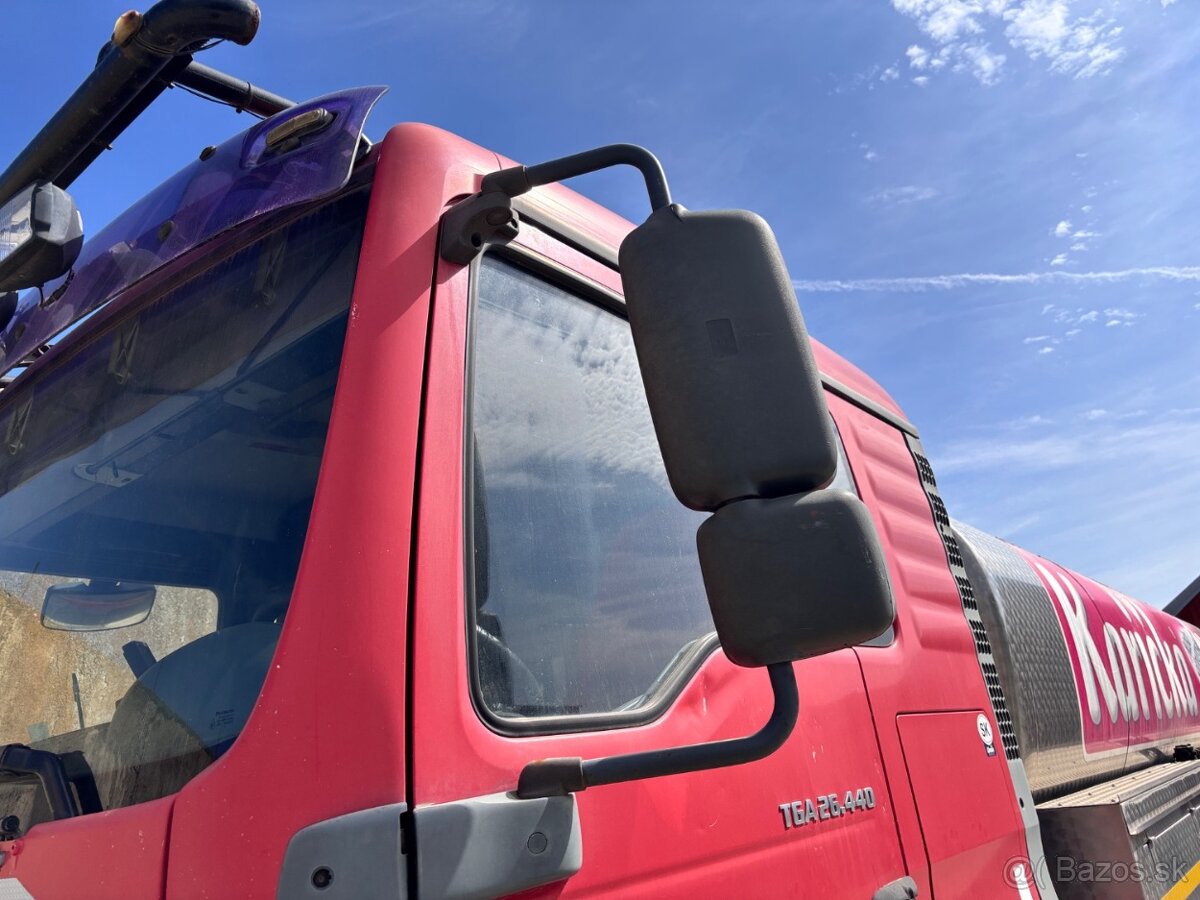 MAN TGA 26.440 6X2 - 11