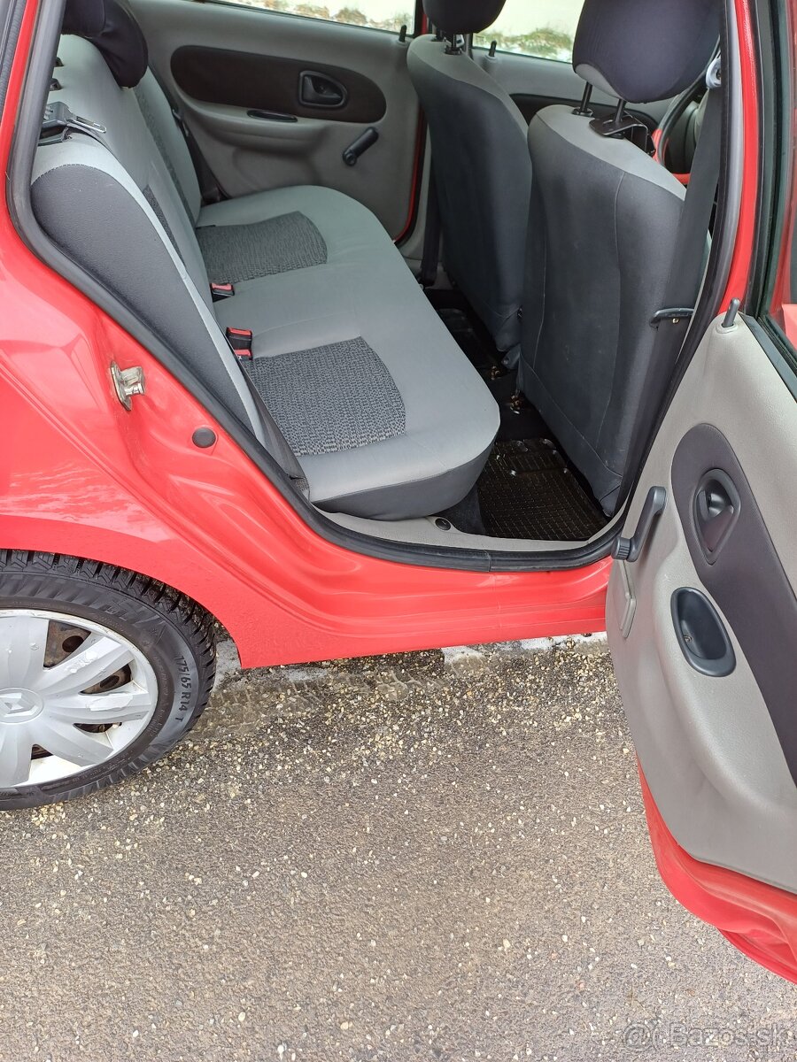 Renault Thalia 2 - 1,2 benzín - rok výroby 2009 - 11