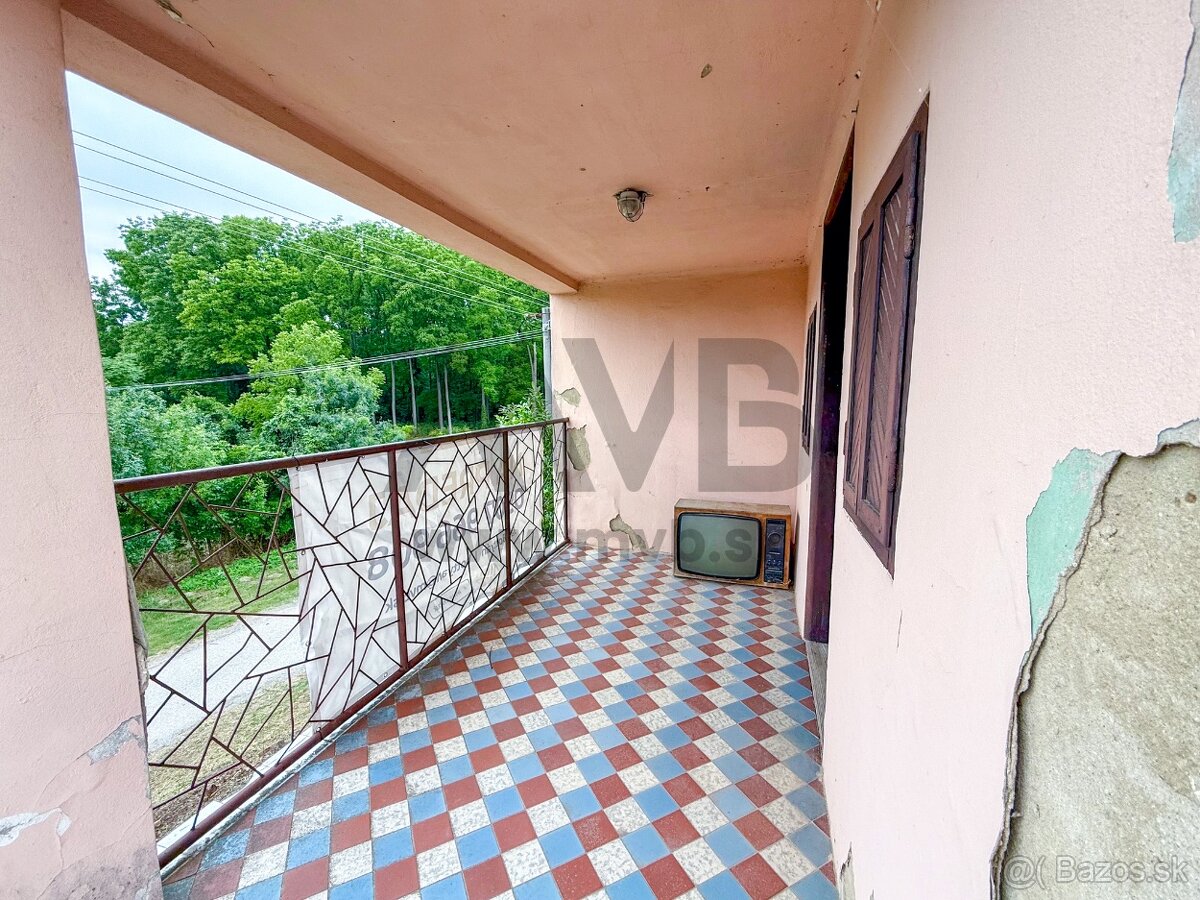 ŠTÝLOVÁ VÍNNA PIVNICA V OBĽÚBENEJ ČASTI - 11