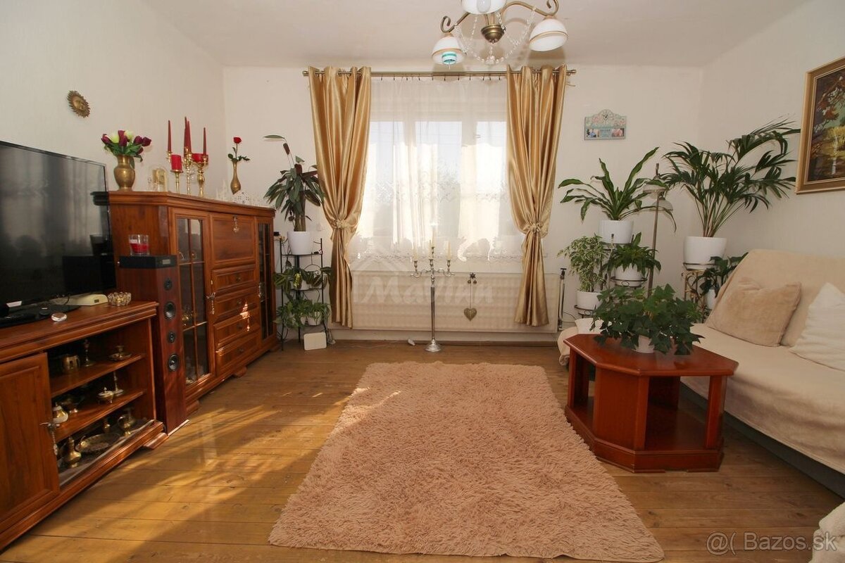 PREDAJ 4 izb DOM s garážou a poz. 992m2 obec Krásno - 11